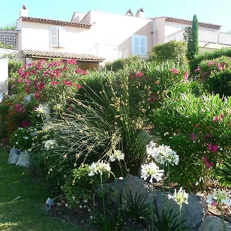 Award Winning St Tropez Golf Дом отдыха